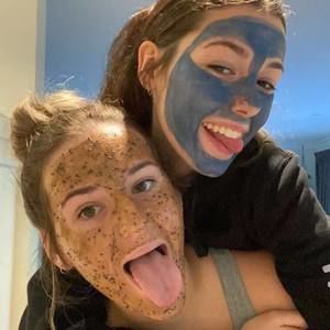 Meet your Posher, Denae